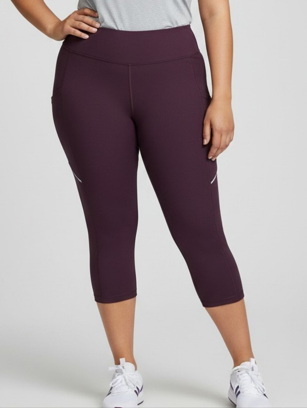 Xersion Maroon Capri Leggings with Reflective Trim